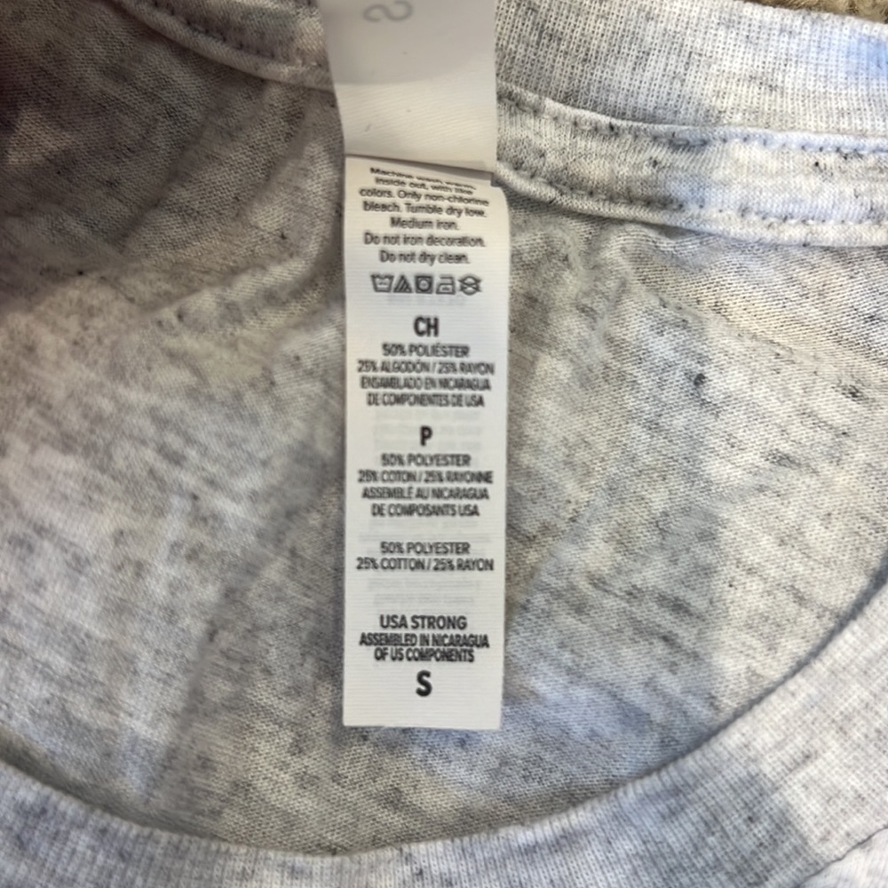 Canvas T-shirt. 4th of July. Small.never worn. - Picture 3 of 3
